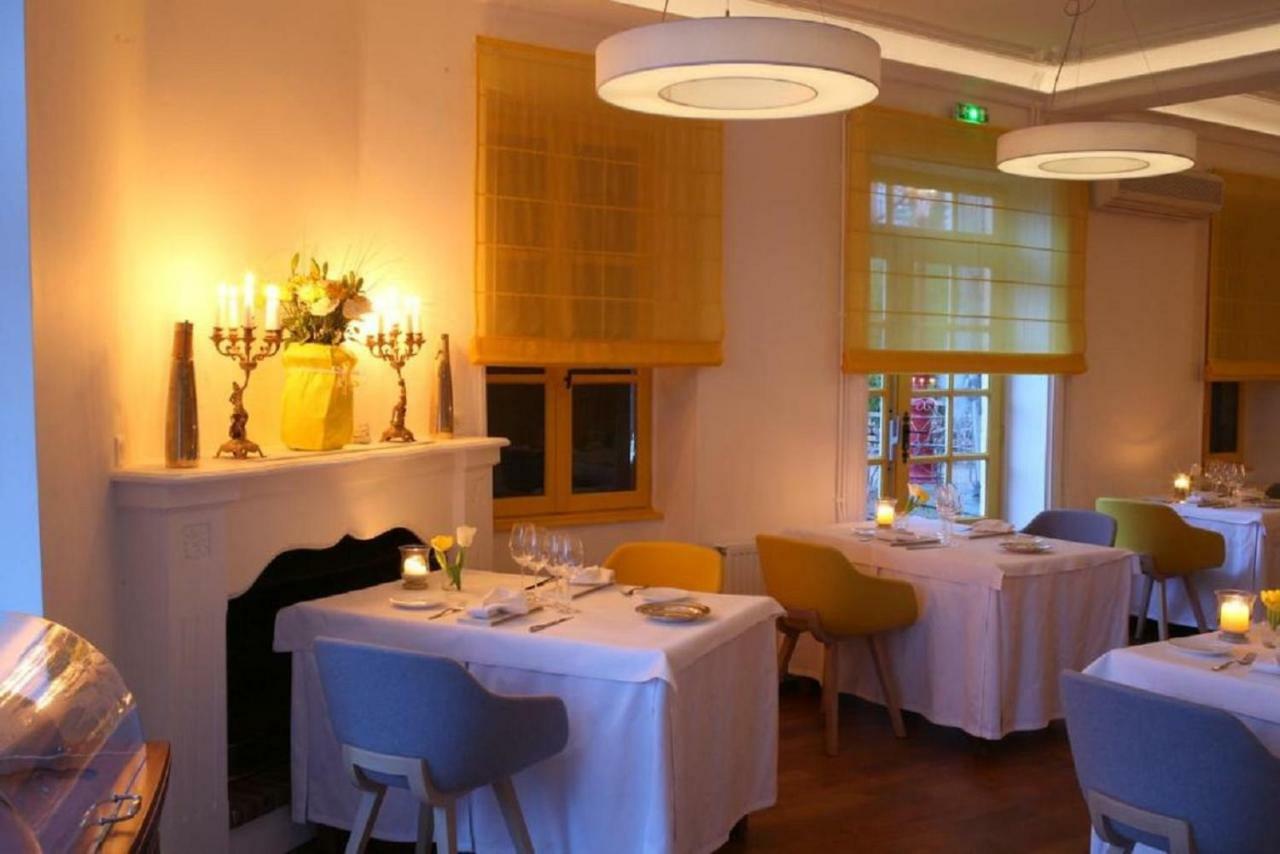 Hotel Spa Frederic Carrion Et Sa Table Gastronomique Vire  Exterior photo